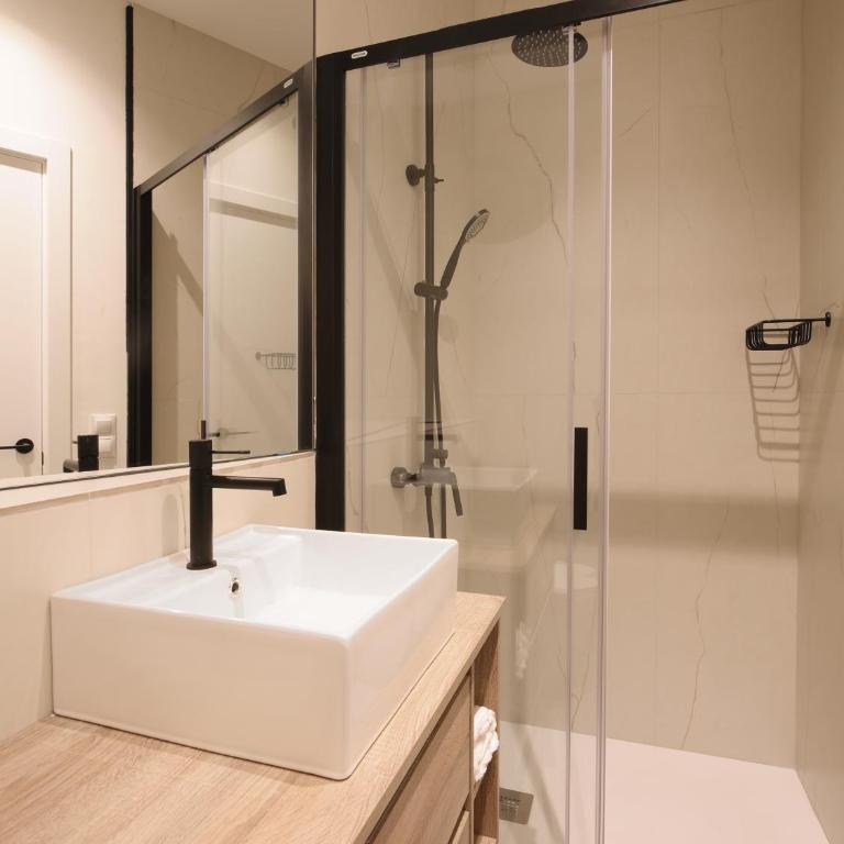 Luxury Flat next to Gran Via Madrid - Two-Bedroom Apartment - 6