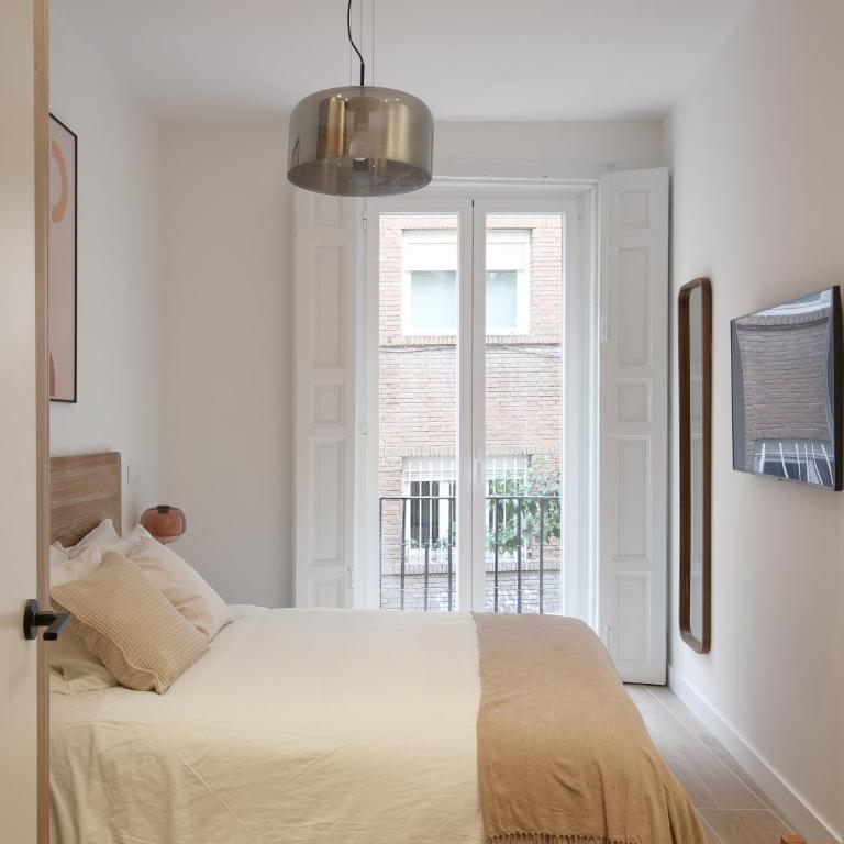 Luxury Flat next to Gran Via Madrid - Two-Bedroom Apartment - 21