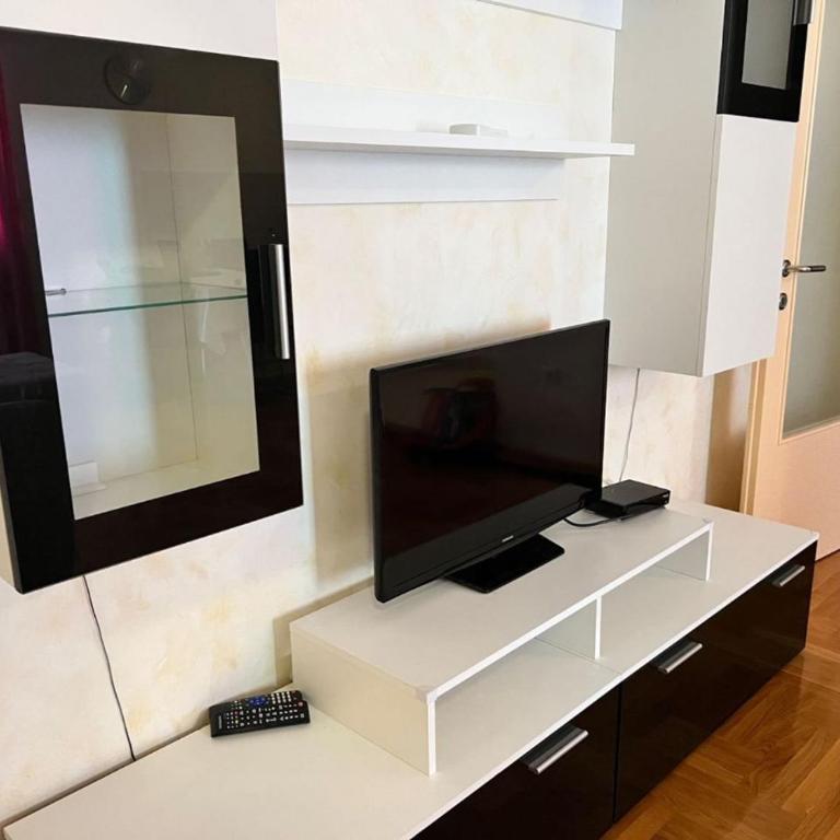 Просторная квартира в Петровце с видом на море - Two-Bedroom Apartment - 4