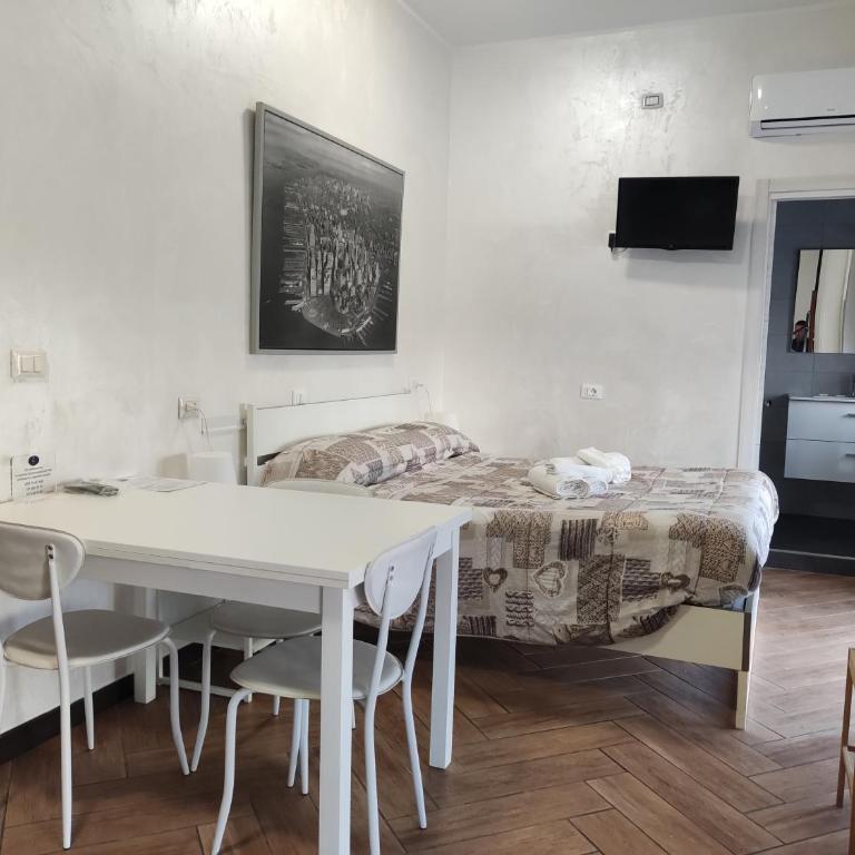 Cuscino e Cornetto - Camera Familiare con Bagno Privato - 21