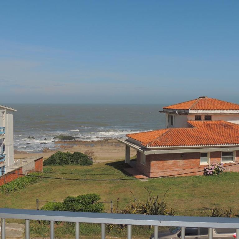 Perla del Este - Double Room with Balcony and Sea View - 8