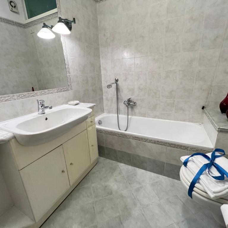 La finestra sul giardino - Appartamento con 2 Camere da Letto - 23