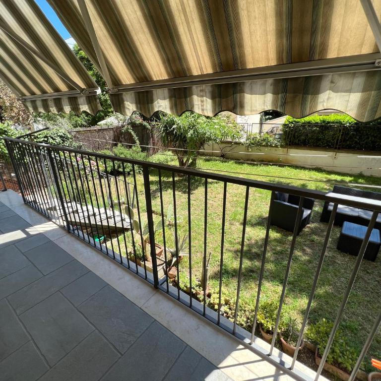 La finestra sul giardino - Appartamento con 2 Camere da Letto - 25