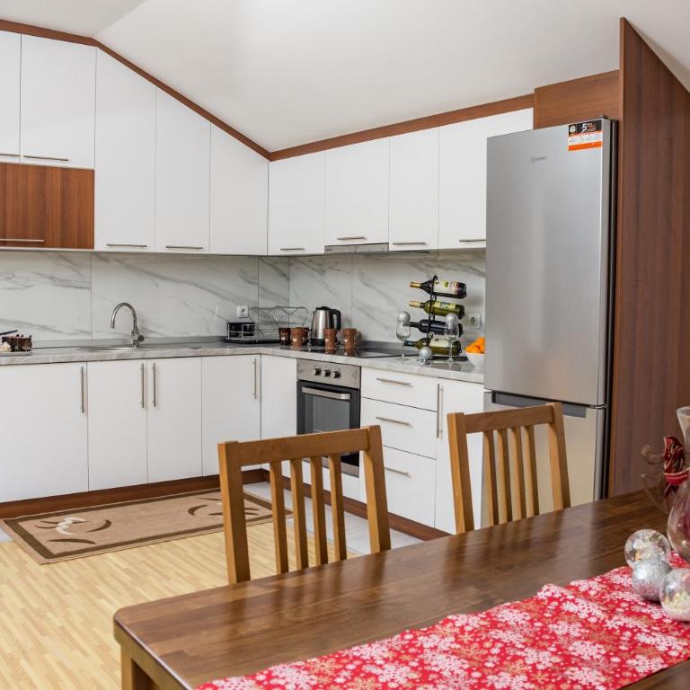 Apartman Lazar - Two-Bedroom Apartment - 12