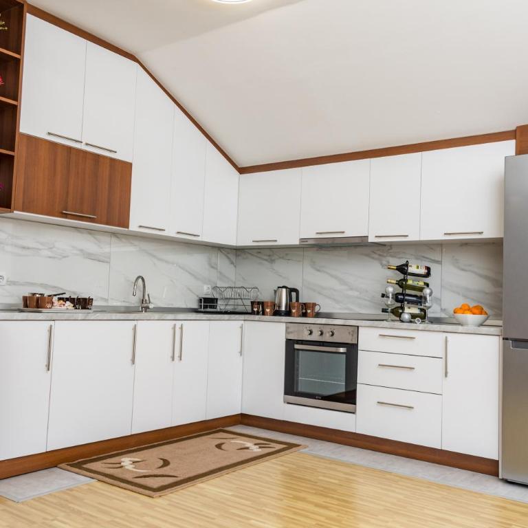 Apartman Lazar - Two-Bedroom Apartment - 55