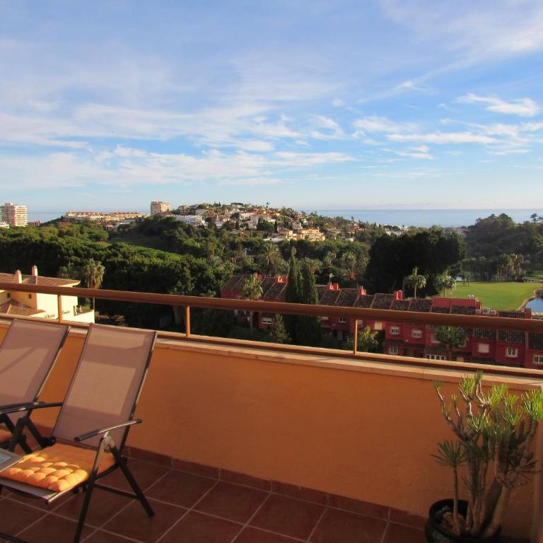 Penthouse Benalvistas Torregolf Seaview - Two-Bedroom Apartment - 22