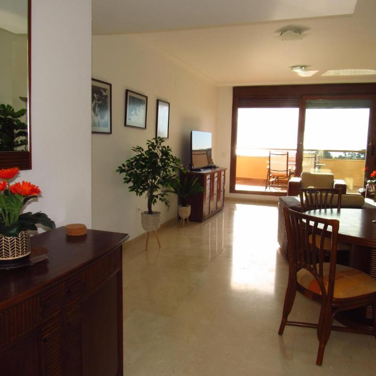 Penthouse Benalvistas Torregolf Seaview - Two-Bedroom Apartment - 13