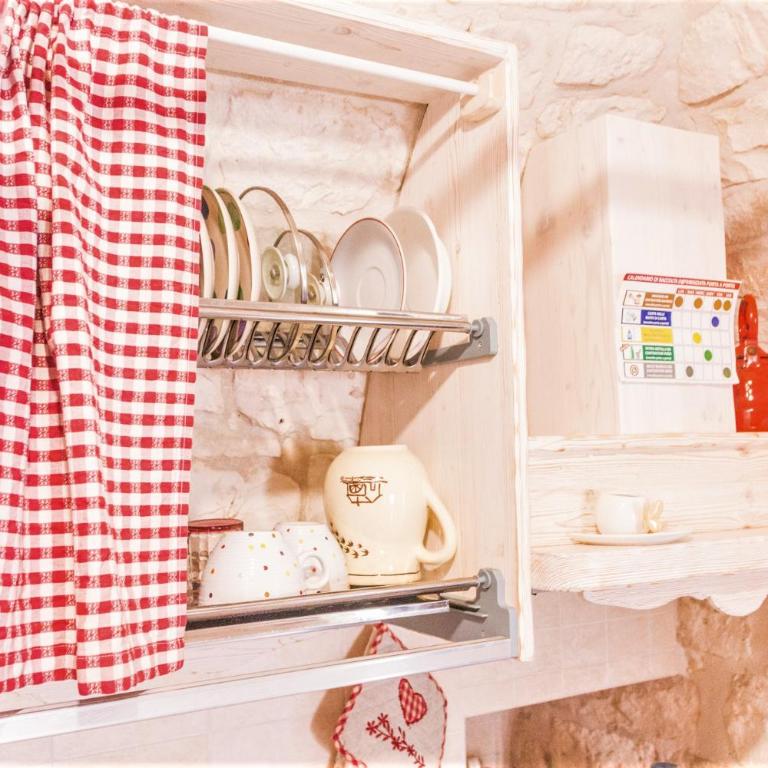 Trulli Donna Isabella - Double Room with Garden View - 10
