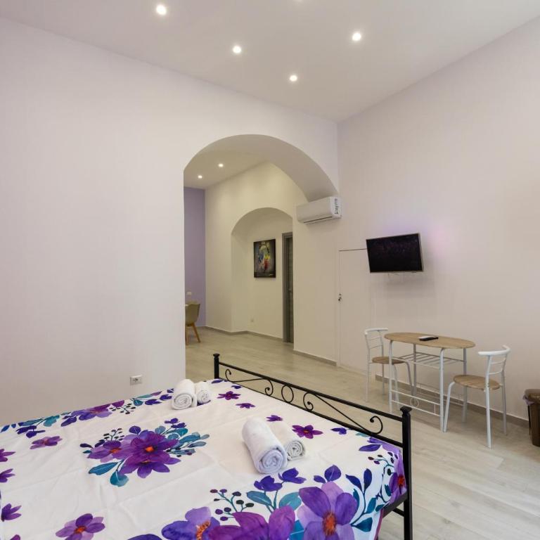 MY BRILLIANT HOME WITH JACUZZI 2 STEPS FROM St TOLEDO - Camera King con Vasca Idromassaggio - 5