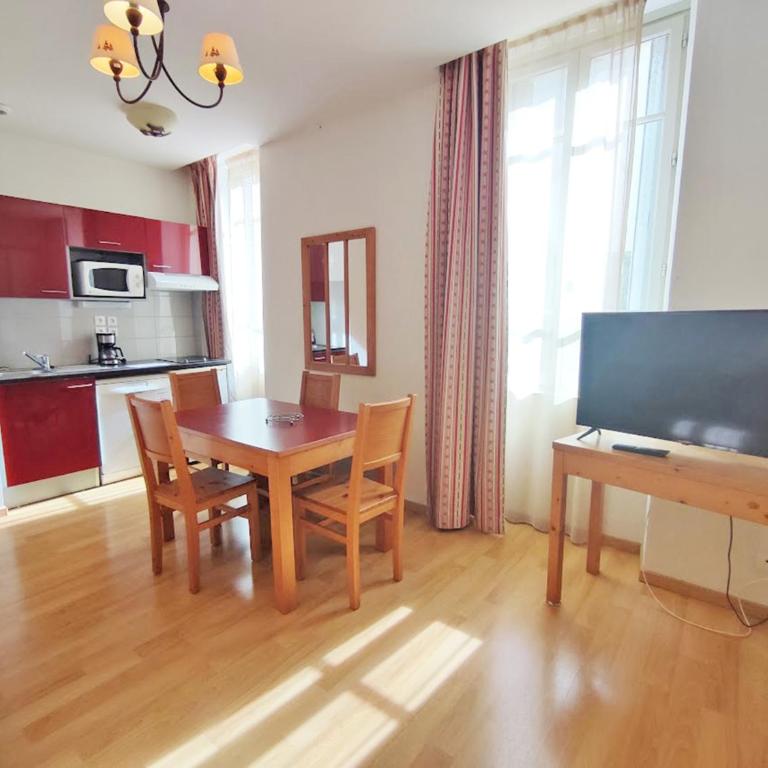 La Cardabelle, T2, centre Luchon, wifi, casier à ski, ascenseur, 4 personnes - Appartamento con 1 Camera da Letto - 4