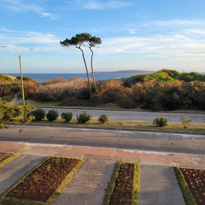 Sea view apartment in front of Playa Mansa in Punta del Este - One-Bedroom Apartment - 4
