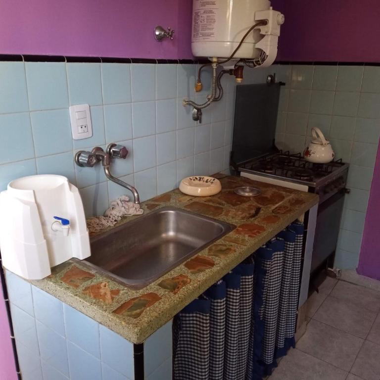 Casa tres ambientes con jardín y estacionamiento - Two-Bedroom Apartment - 16