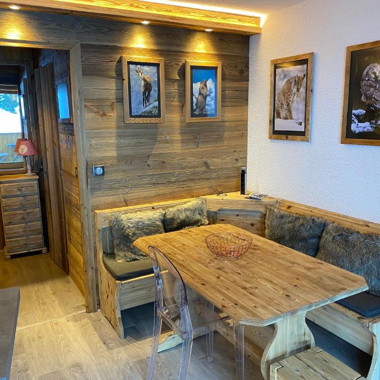 Chalet Olympie, Appartement avec balcon et vue montagne, ski aux pieds, Méribel-Mottaret - Apartment - 12