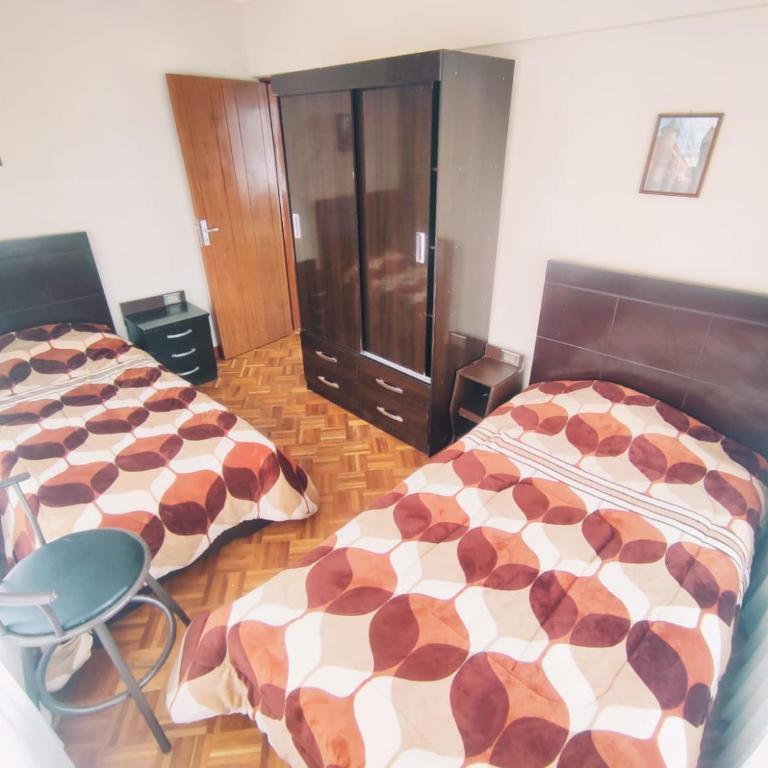 Sopocachi - Cómodo departamento entero - URBEANDINA - Two-Bedroom Apartment - 4