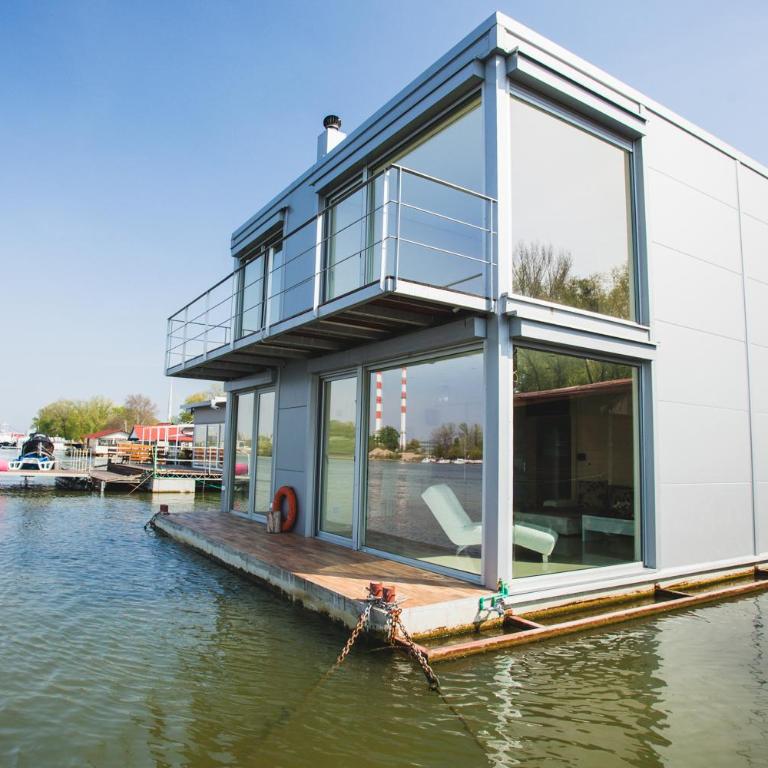 Villa Infinity Floating - Deluxe Villa - 2