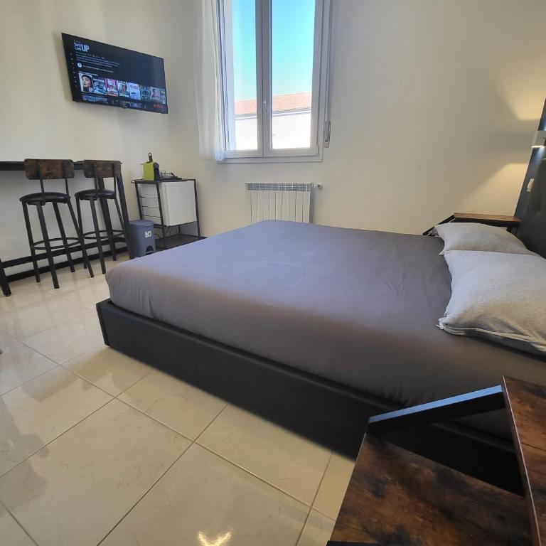 5 min Stazione - 4 Piano Senza Ascensore - Large Double Room - 2