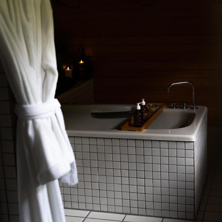 VILLA HUNDERT Boutique Mountainscape - Superior Suite mit Kingsize-Bett - 5