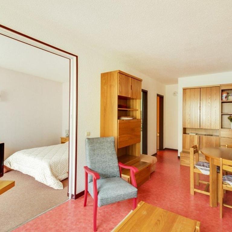 Appartement T2 avec balcon, parking privé, proche du centre et des remontées mécaniques - Appartement 1 Chambre - 7