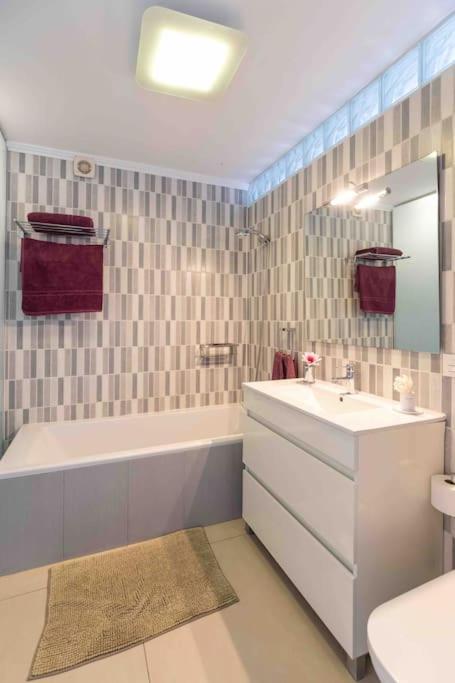 Club del mar 22 - Three-Bedroom Apartment - 23