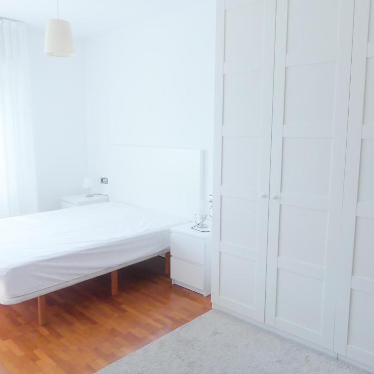 Apartamento luminoso, funcional y amplio en zona hospitalaria - Apartment - 7