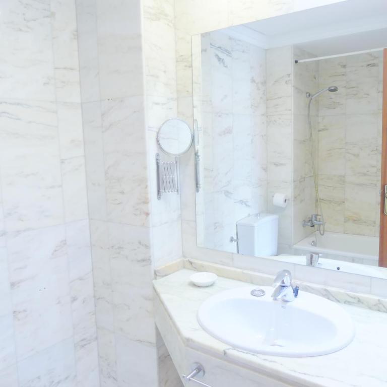 Apartamento luminoso, funcional y amplio en zona hospitalaria - Apartment - 27