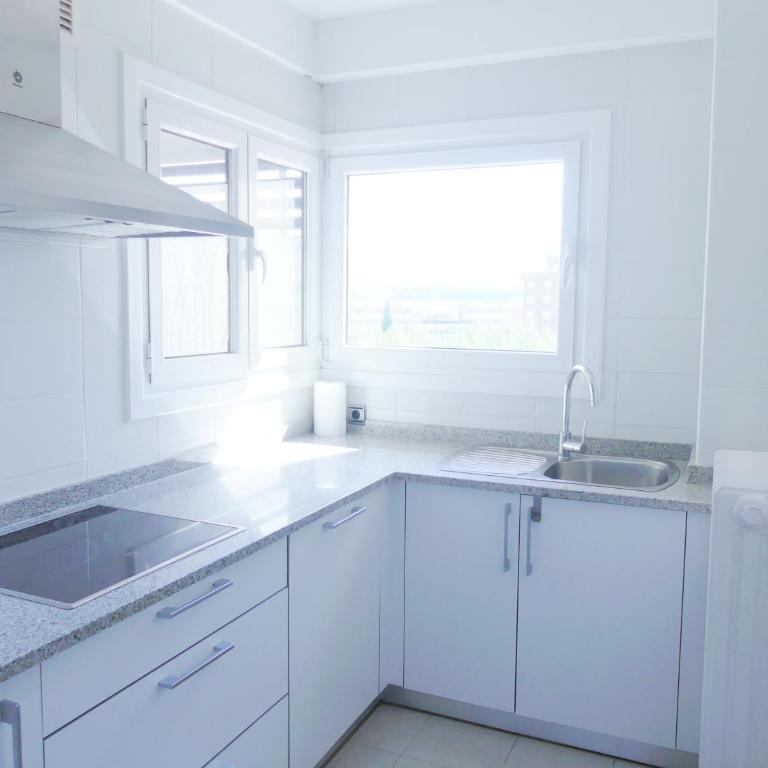 Apartamento luminoso, funcional y amplio en zona hospitalaria - Apartment - 16