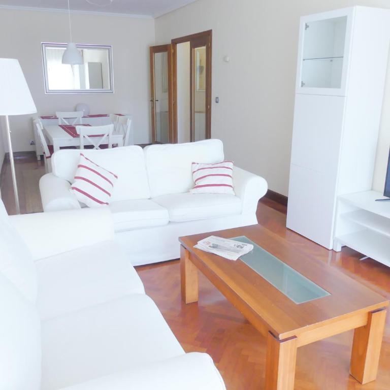 Apartamento luminoso, funcional y amplio en zona hospitalaria - Apartment - 3