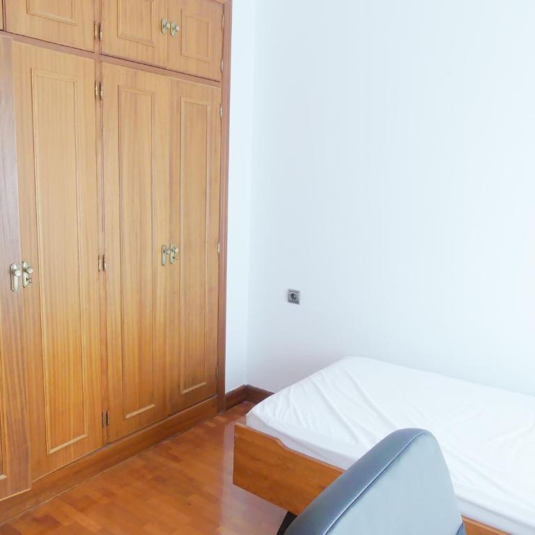 Apartamento luminoso, funcional y amplio en zona hospitalaria - Apartment - 12