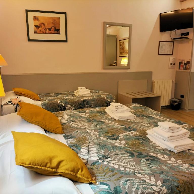 Hotel Camilla Firenze - Camera Tripla Classic - 6