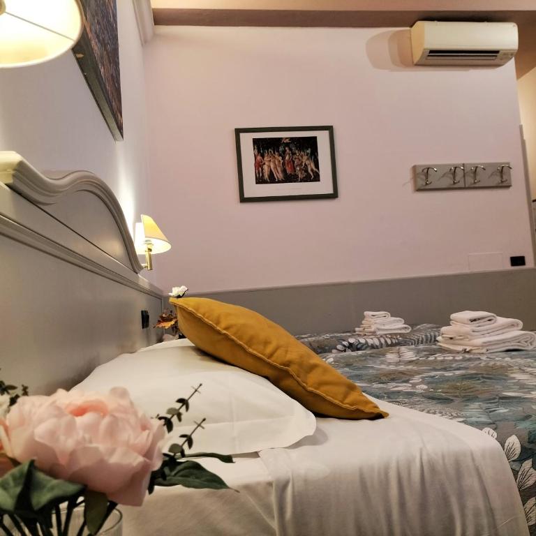 Hotel Camilla Firenze - Camera Tripla Classic - 15