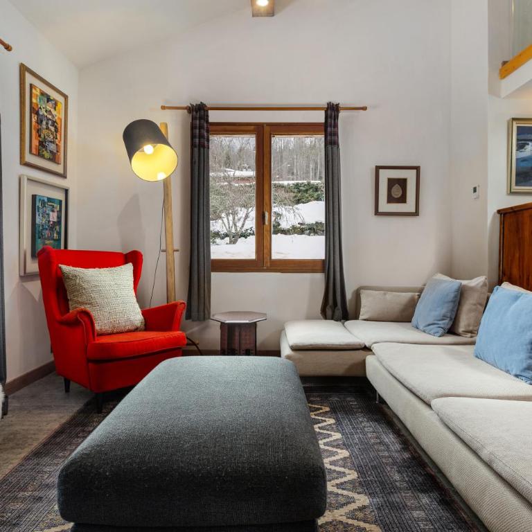Chalet Fleur de Lys - Chalet 4BR Wood Stove , Home Cinema , Parental Suite - By Cozee Rentals - Chalet - 54
