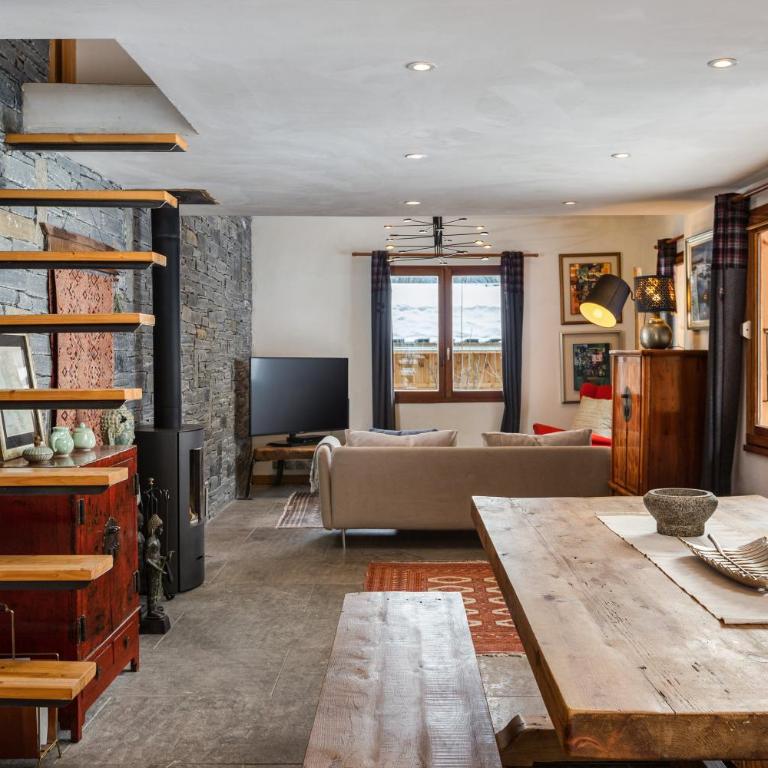 Chalet Fleur de Lys - Chalet 4BR Wood Stove , Home Cinema , Parental Suite - By Cozee Rentals - Chalet - 55