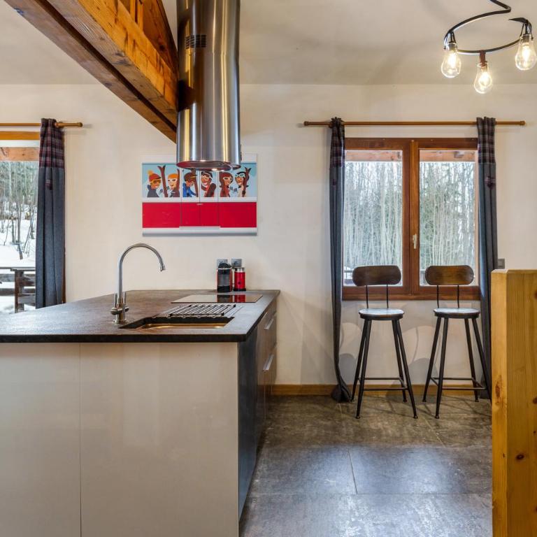 Chalet Fleur de Lys - Chalet 4BR Wood Stove , Home Cinema , Parental Suite - By Cozee Rentals - Chalet - 59