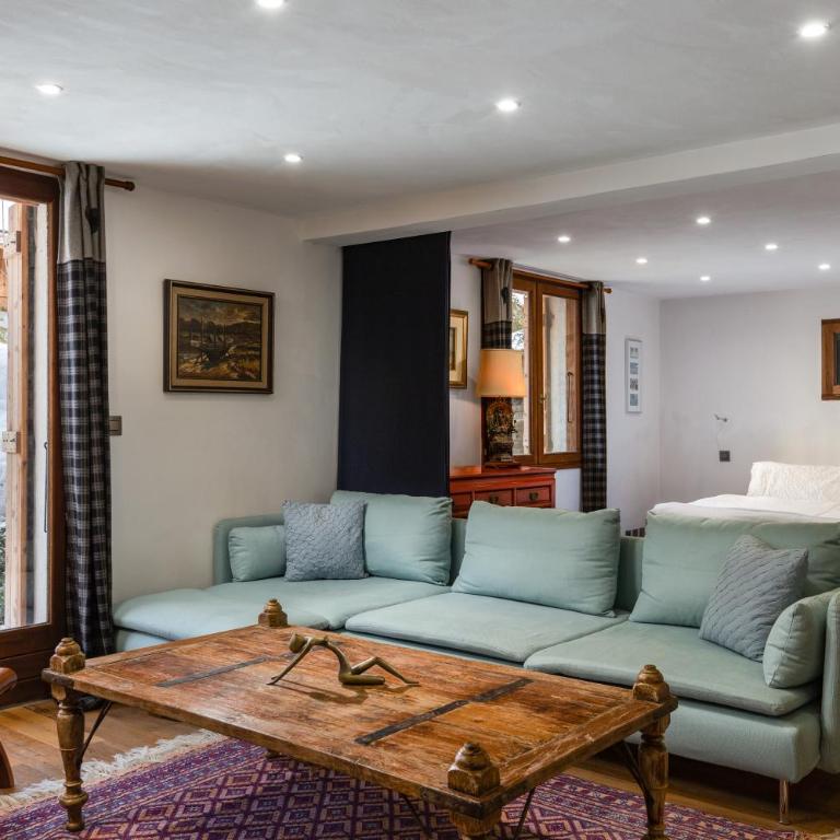 Chalet Fleur de Lys - Chalet 4BR Wood Stove , Home Cinema , Parental Suite - By Cozee Rentals - Chalet - 65