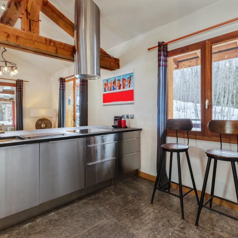 Chalet Fleur de Lys - Chalet 4BR Wood Stove , Home Cinema , Parental Suite - By Cozee Rentals - Chalet - 61