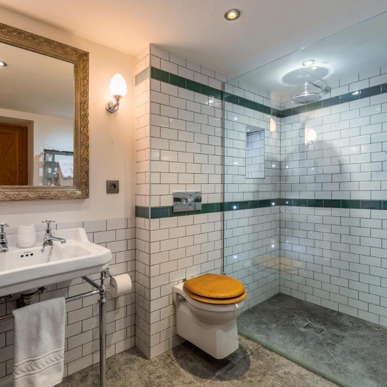 Chalet Fleur de Lys - Chalet 4BR Wood Stove , Home Cinema , Parental Suite - By Cozee Rentals - Chalet - 67