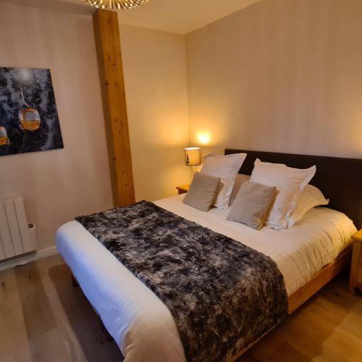 Les Suites du Monetier, alliant le charme et l'authenticité d'un chalet de prestige au cœur du village - Appartement - 50