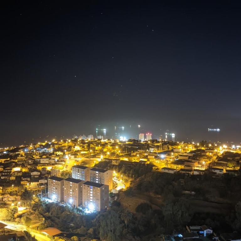 Depto Valparaíso con Vista al Mar y a la Bahía de Valparaíso - Three-Bedroom Apartment - 69