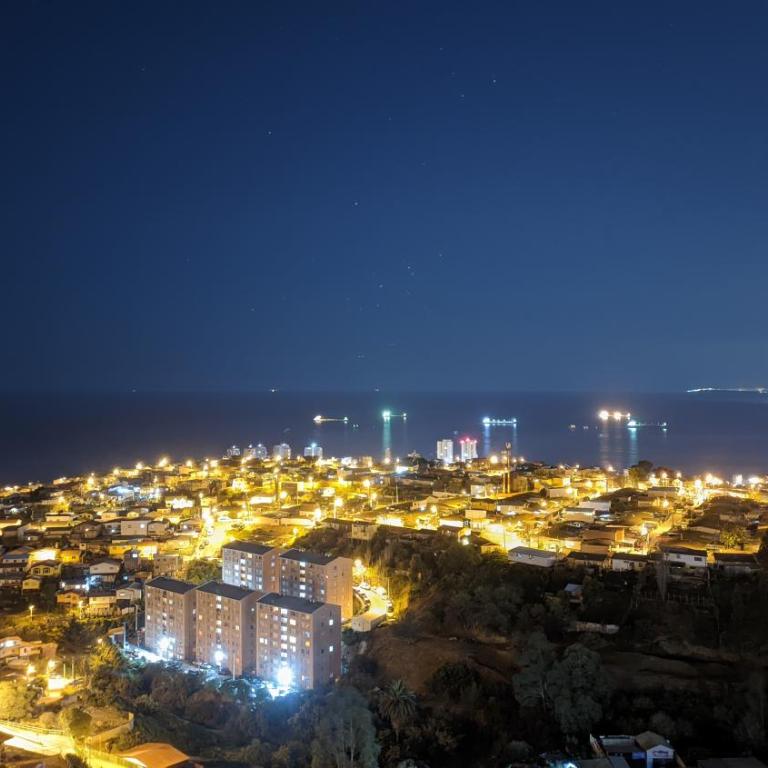 Depto Valparaíso con Vista al Mar y a la Bahía de Valparaíso - Three-Bedroom Apartment - 77