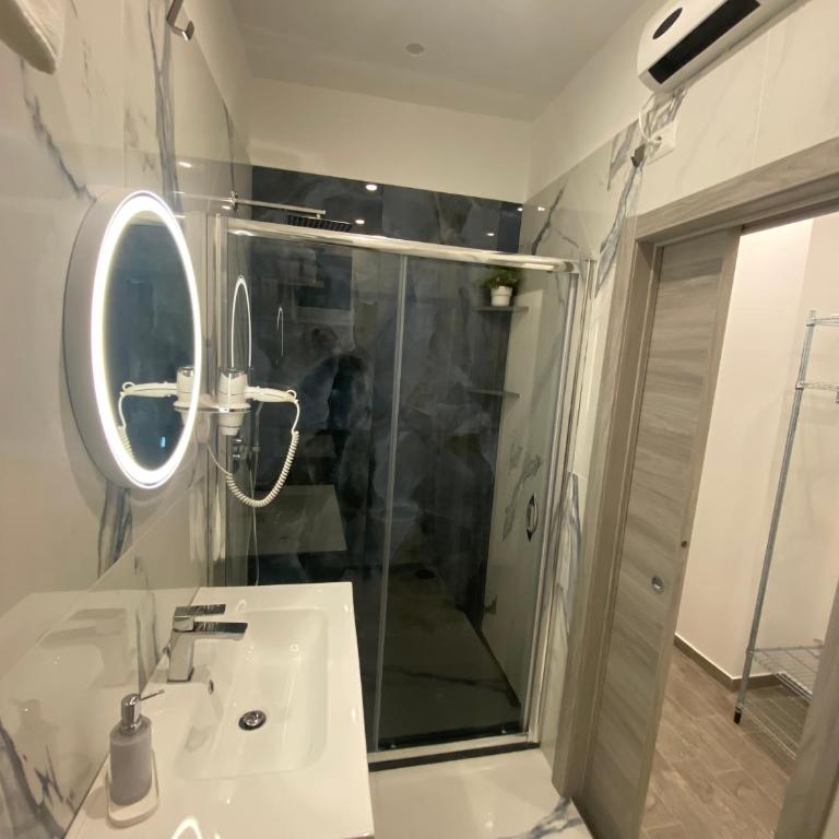The Nest Of Via Toledo - Appartamento con 1 Camera da Letto - 18