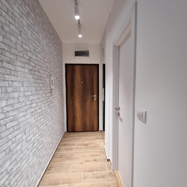 Nivalis Hill N&V - Apartment with Balcony - 9