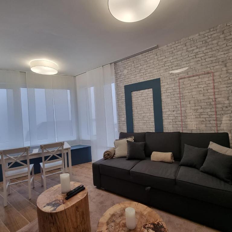 Nivalis Hill N&V - Apartment with Balcony - 12