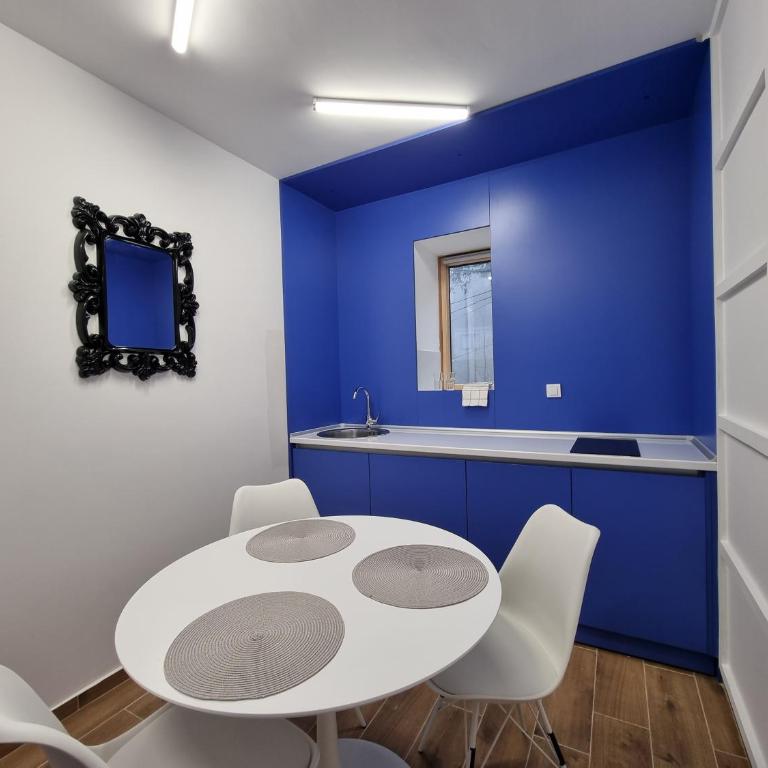 Nivalis Hill N&V - Standard Apartment - 13