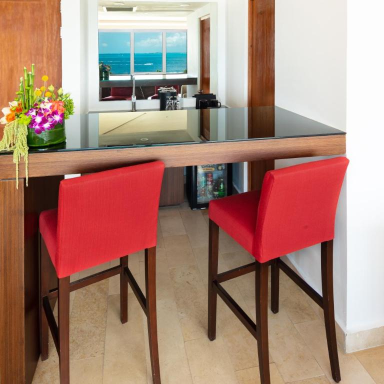 Presidente InterContinental Cancun Resort - Club King Suite with Ocean View - 6