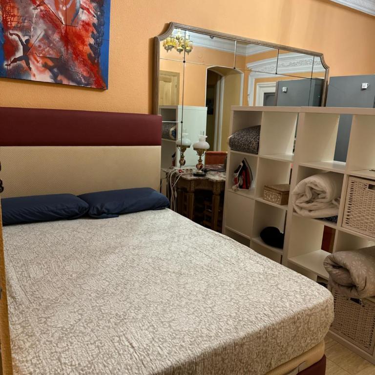 Cozy apartment in Valencia center - Two-Bedroom Apartment with Terrace - 3