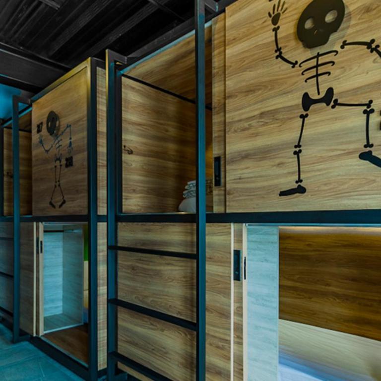 Barrio Downtown Mexico City Hostel - Bed in 8-Bed Mixed Dormitory Room - 6
