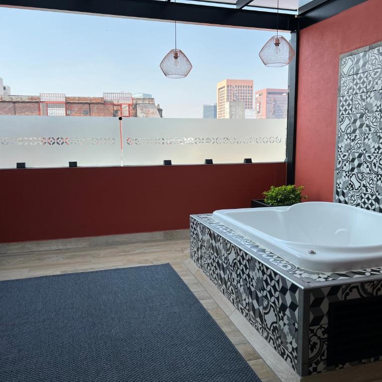 Barrio Downtown Mexico City Hostel - Junior Suite with Terrace - 4