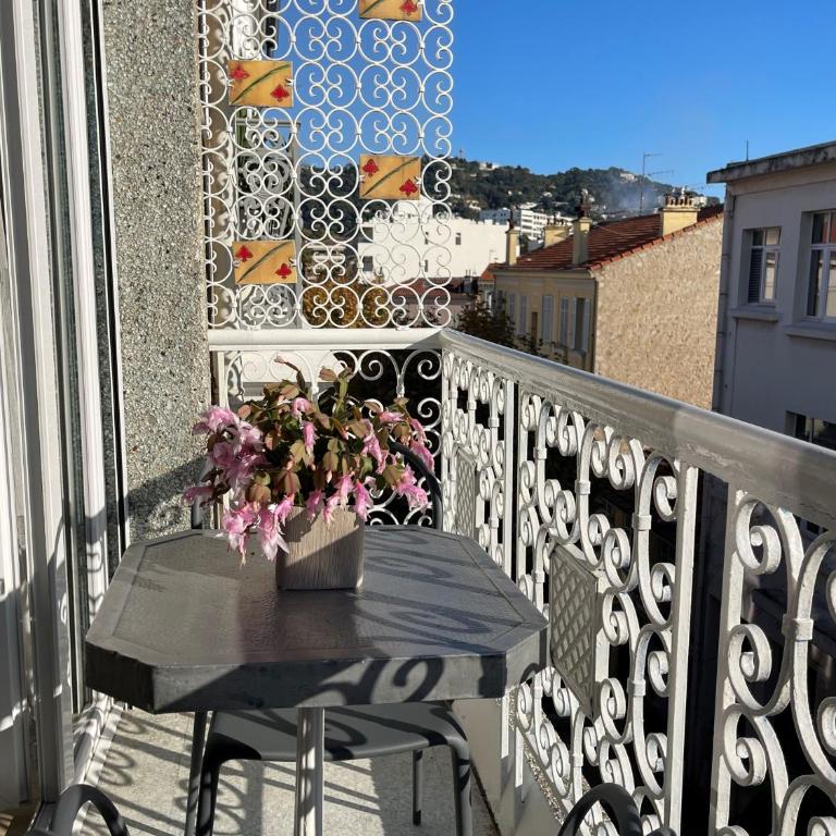 CENTRAL CANNES - Appartement avec Balcon - 9