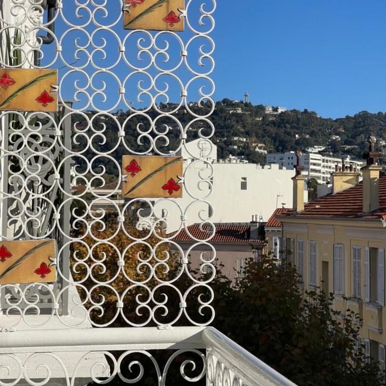 CENTRAL CANNES - Appartement avec Balcon - 11