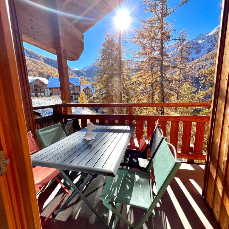 CENTRE STATION 1800 - Dernier étage Rénové - 2 Chambres 6 personnes - Skis aux pieds - Two-Bedroom Apartment - 5